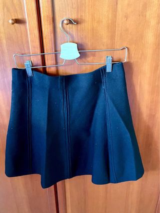 Falda negra de Zara