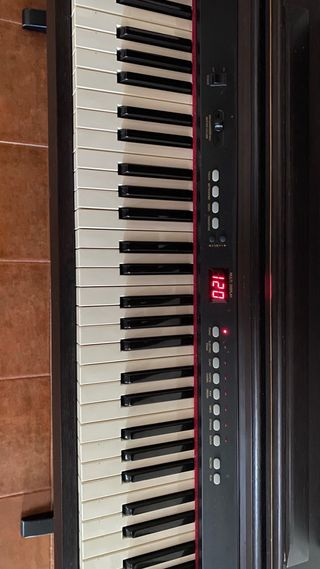 Piano Ringway TG8860
