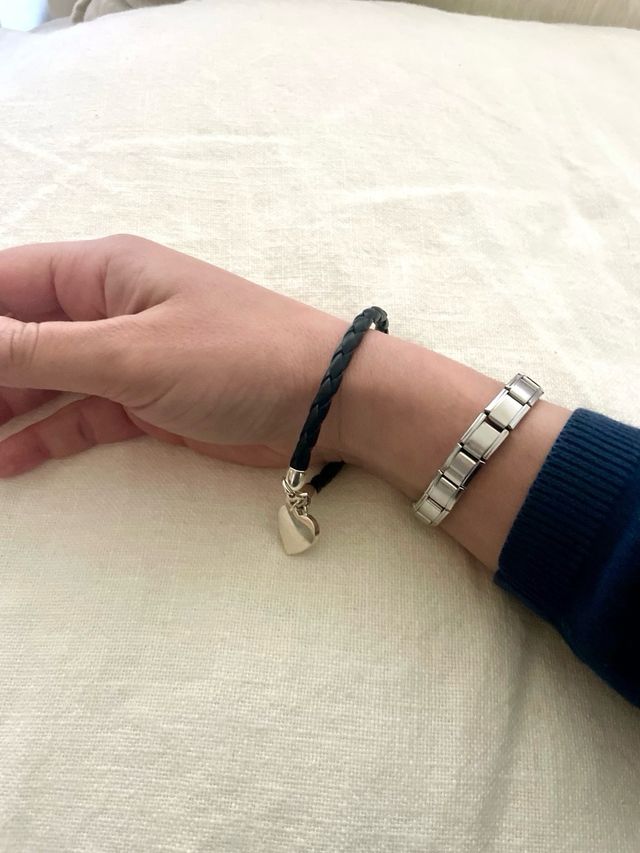 Braccialetto nero con cuore