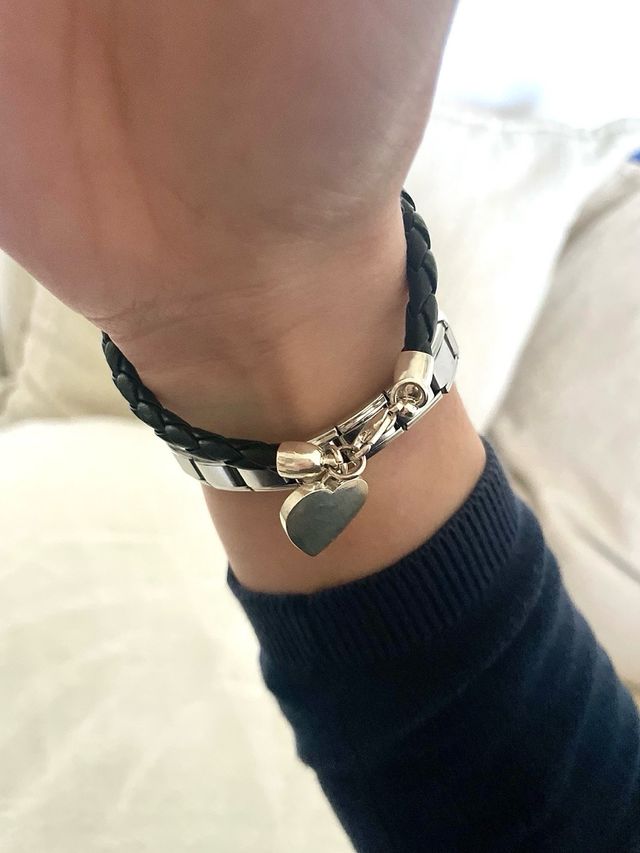 Braccialetto nero con cuore