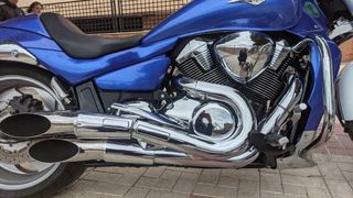 Moto intruder 1800