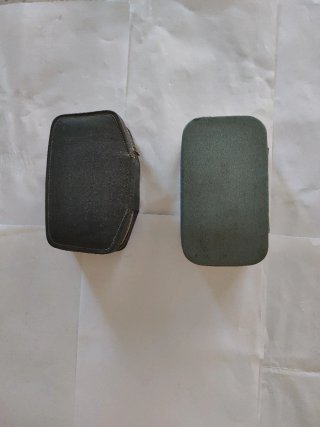 Estuches antiguos de máquinas de afeitar.
