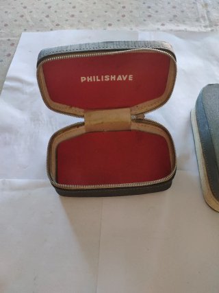 Estuches antiguos de máquinas de afeitar.