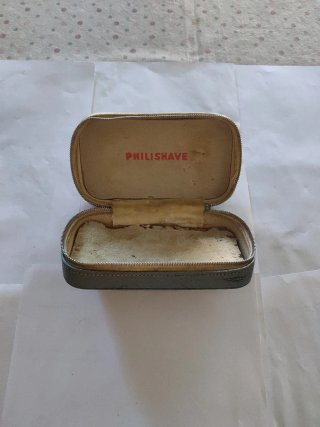 Estuches antiguos de máquinas de afeitar.