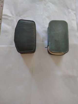 Estuches antiguos de máquinas de afeitar.