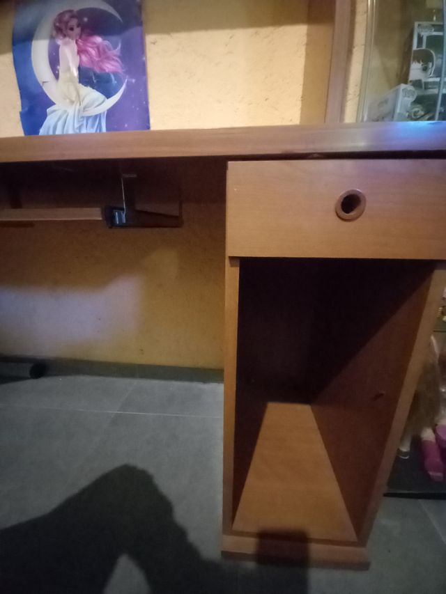 Escritorio de madera