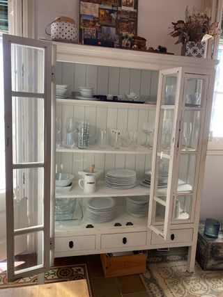 Vitrina/ Aparador de madera de Estilo Rústico