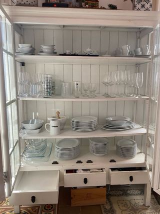 Vitrina/ Aparador de madera de Estilo Rústico