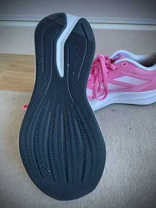 Zapatillas chica Adidas.