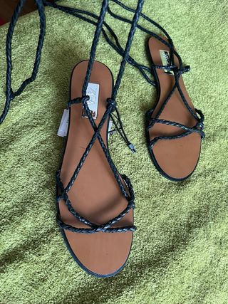 SANDALIAS PIEL. NEGRO