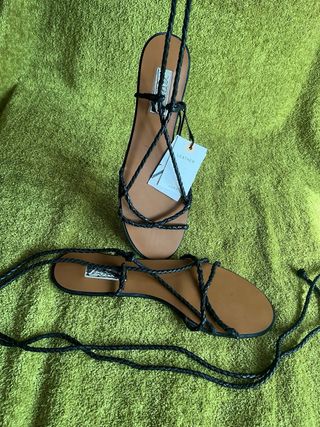 SANDALIAS PIEL. NEGRO