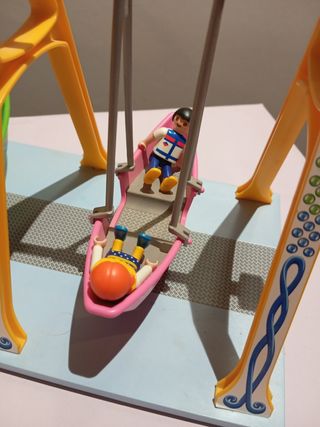 Columpios Playmobil con 4 niños 