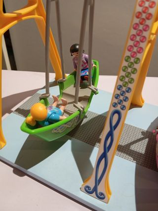 Columpios Playmobil con 4 niños 