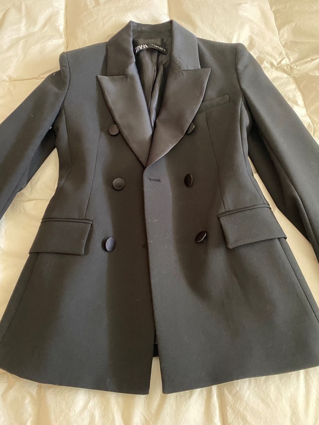 Chaqueta negra de Zara