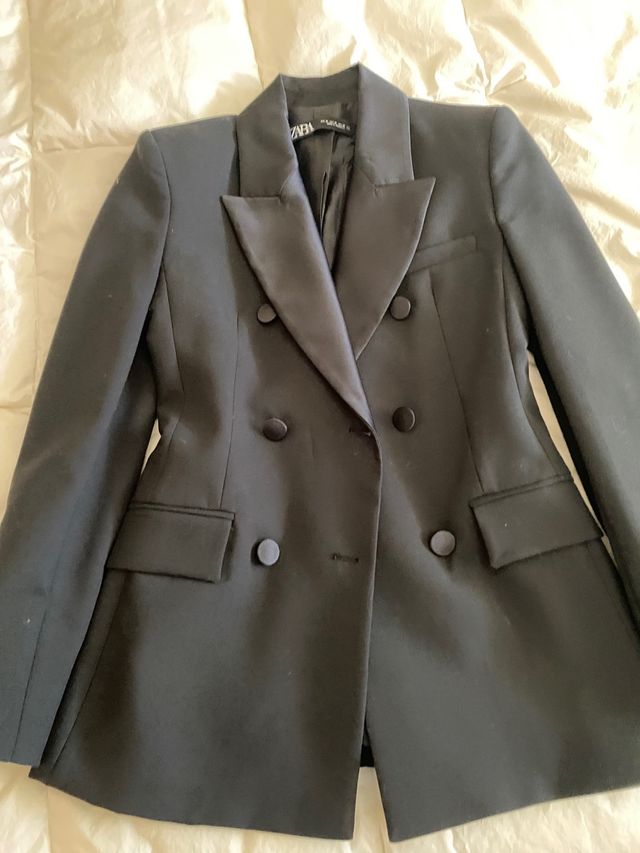 Chaqueta negra de Zara