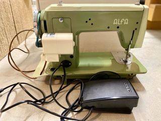 Maquina de Coser ALFA CON MOTOR