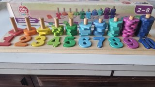 Aprender números. Juguete de madera educativo