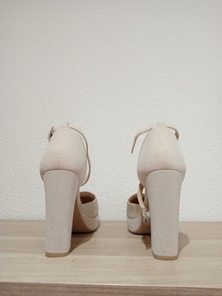 Zapatos plataforma color crudo con brill