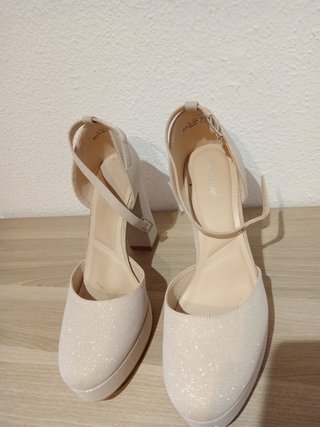 Zapatos plataforma color crudo con brill