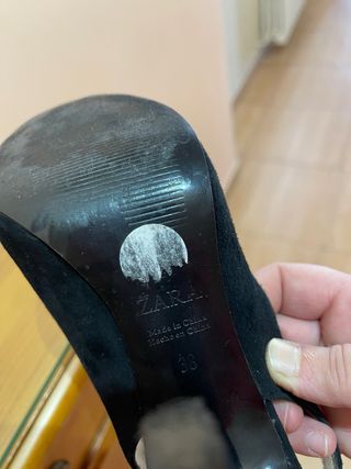 Zapato vestir tacón negro ante talla 38 Zara
