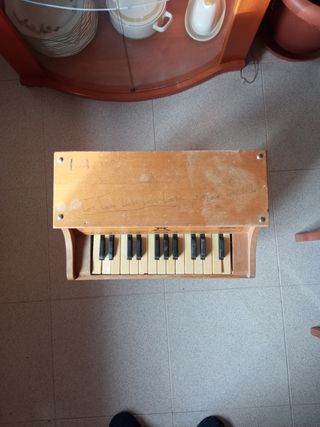 Piano pequeño guillem