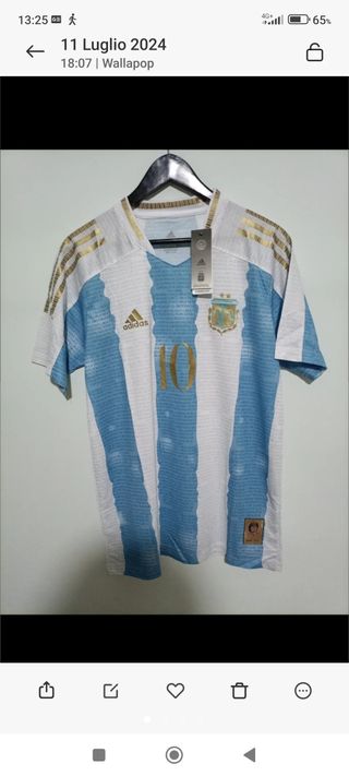 Maglia e statua Maradona