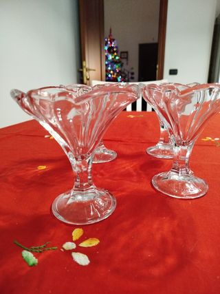 Set quattro bicchieri da cocktail
