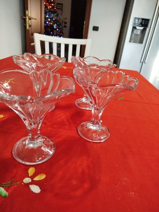 Set quattro bicchieri da cocktail