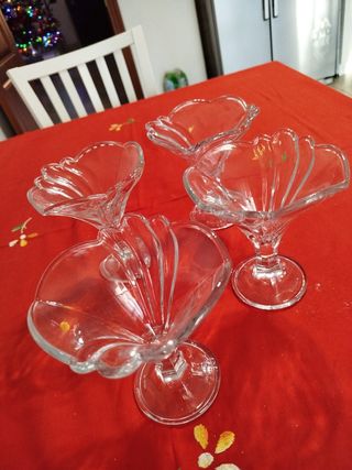 Set quattro bicchieri da cocktail