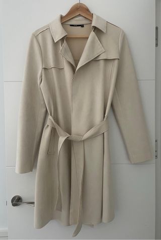 Abrigo tipo gabardina de antelina talla 38