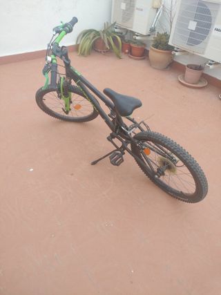 Bicicleta infantil y cambios casi nueva