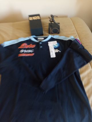 Maglia e statua Maradona