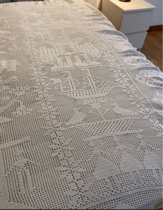 Antigua colcha de ganchillo