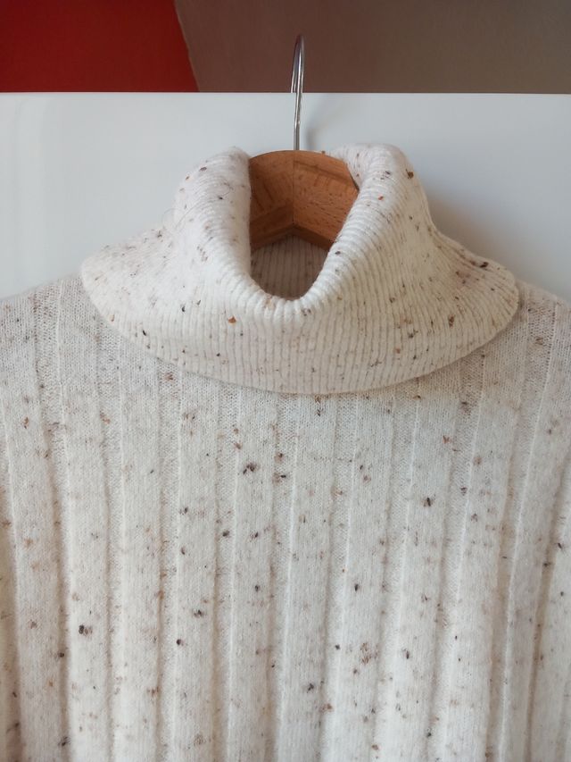 Maglione a collo alto beige