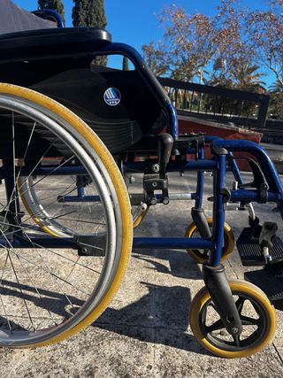 Silla de ruedas plegable