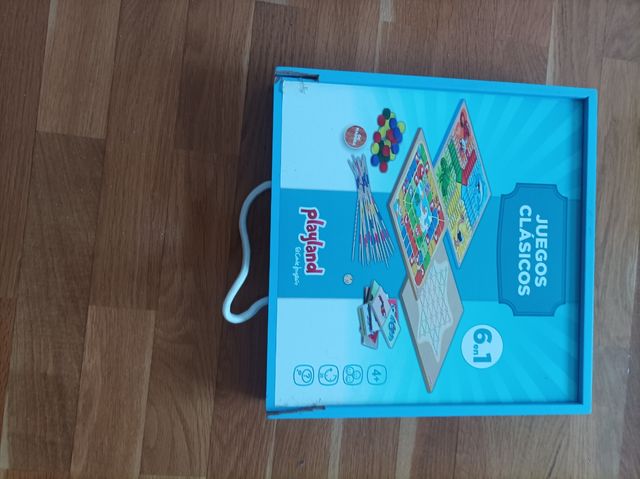 Caja de juegos:parchis,Oca etc...