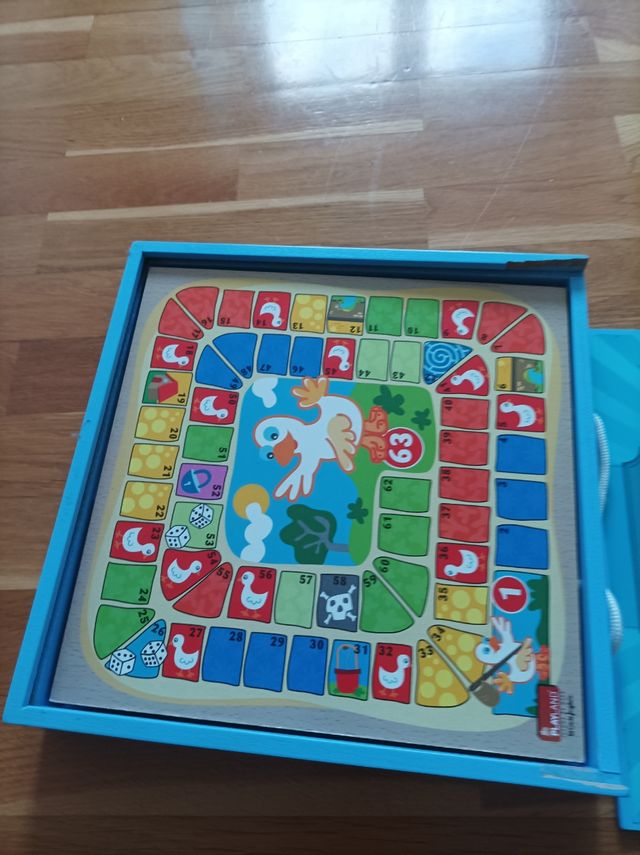 Caja de juegos:parchis,Oca etc...