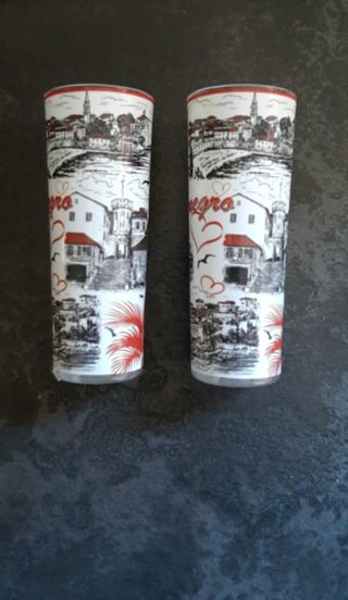 Set di 2 bicchieri da liquore. Nuovi.