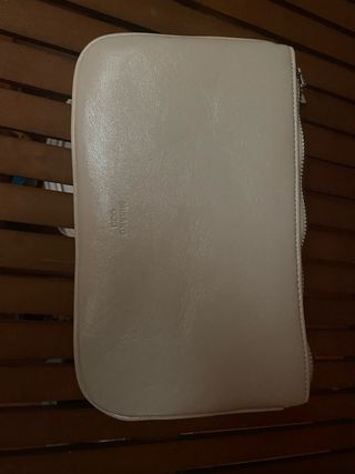 Bolso mano color marfil