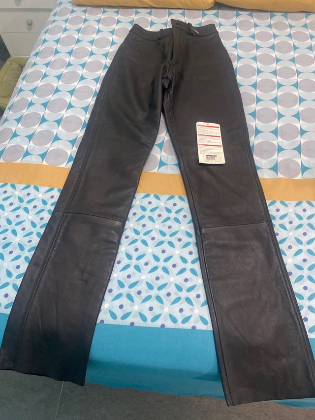 Pantalon moto cuero femenino