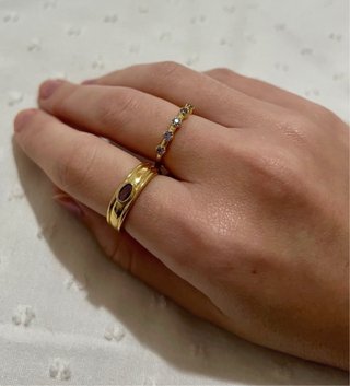 Anillo de plata con piedras