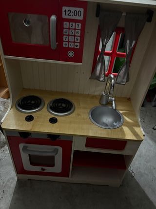 Cocinita de madera