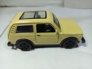 Lada Niva a escala