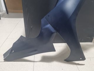 Lateral Direita YAMAHA R1 2023