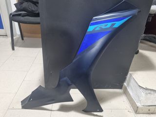 Lateral Direita YAMAHA R1 2023