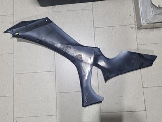 Lateral Direita YAMAHA R1 2023