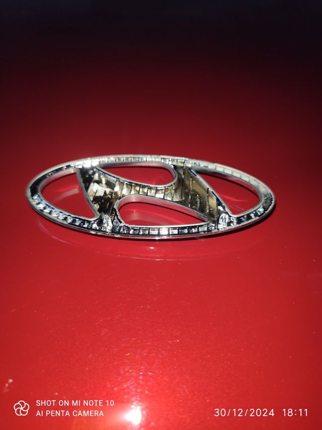 Emblema trasero I30N