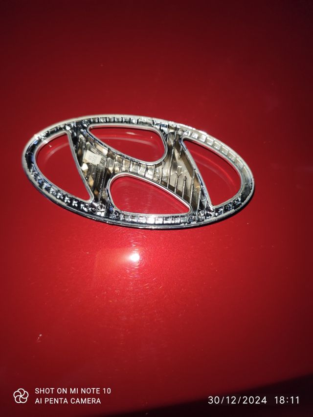 Emblema trasero I30N