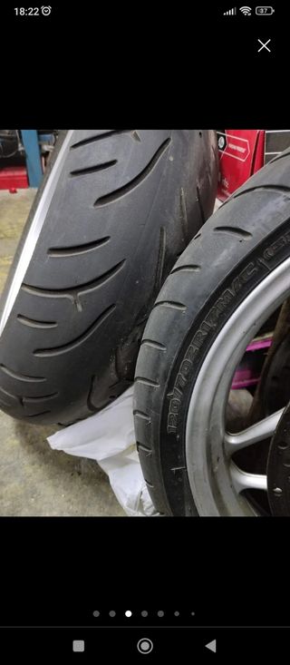 Neumáticos y llantas moto