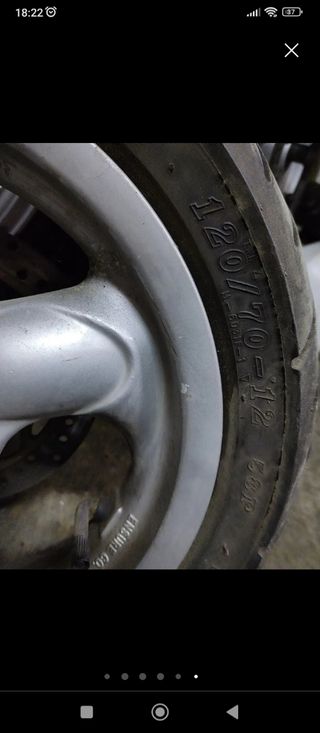 Neumáticos y llantas moto